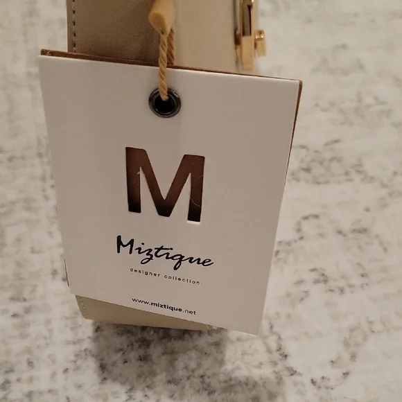 Chic Tan Shoulder Bag - Picture 2 of 15